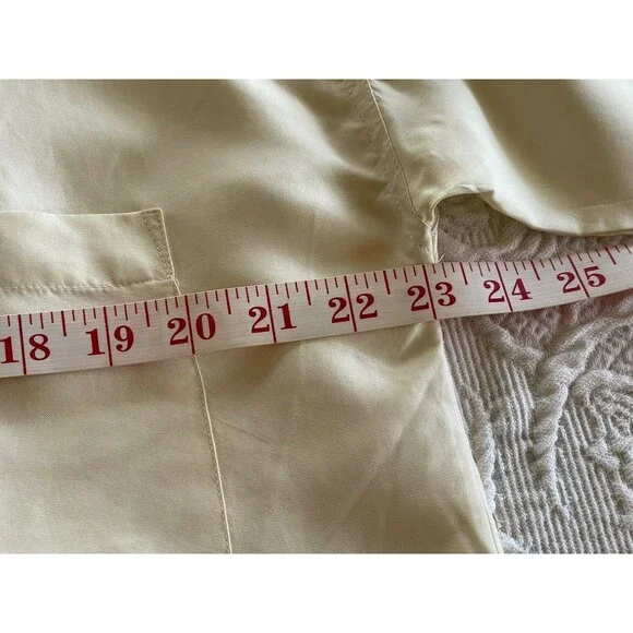 Company Ellen Tracy Silk Button Blouse SS Cream Hong Kong Lady S? (Chest 46") - Picture 5 of 11